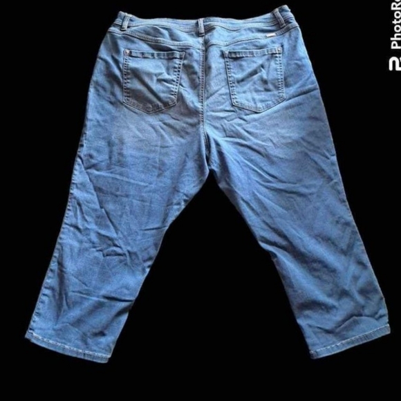 Inc Skinny Leg Jean Crop Pants with Tummy Control - Picture 3 of 3